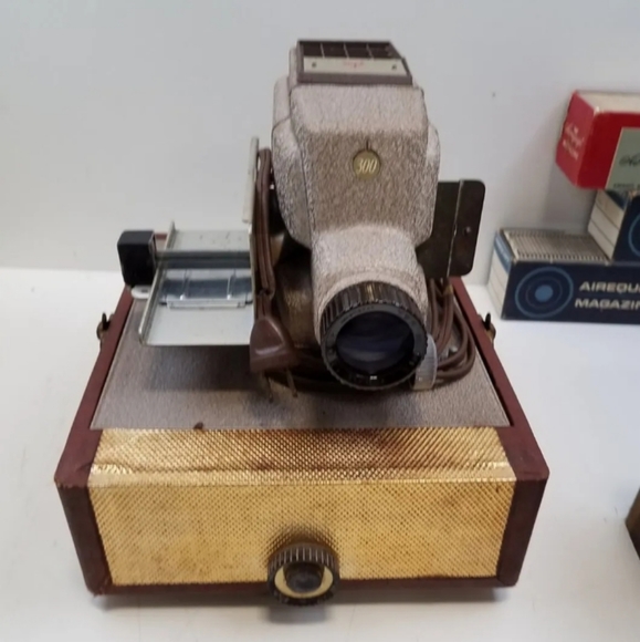 Vintage Airequipt Model-P Projector W/ extra Slide Magazines included rare - Picture 5 of 8